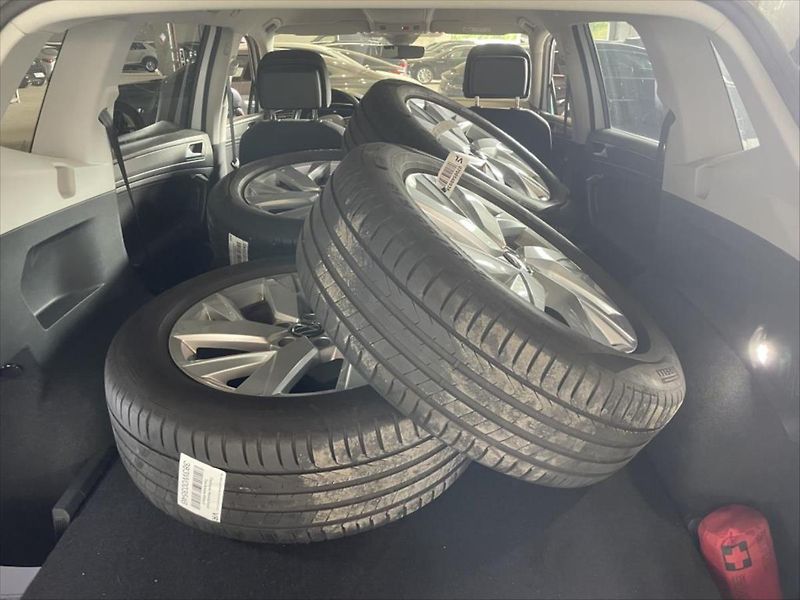 Volkswagen Tiguan Allspace 2,0 TAŽNÉ,MATRIX LED,KAMERA - fotka 7 z 10