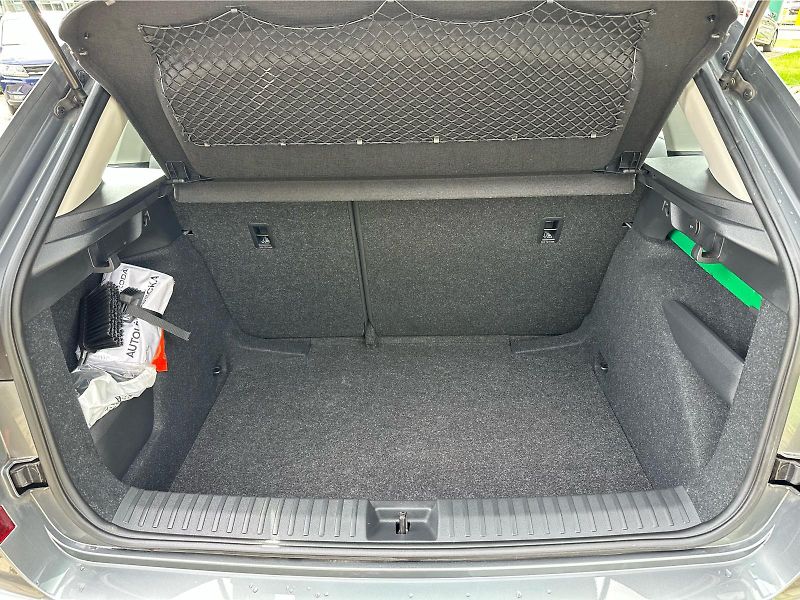 Škoda Kamiq 1,0 TSI / 85 kW Selection - fotka 18 z 22