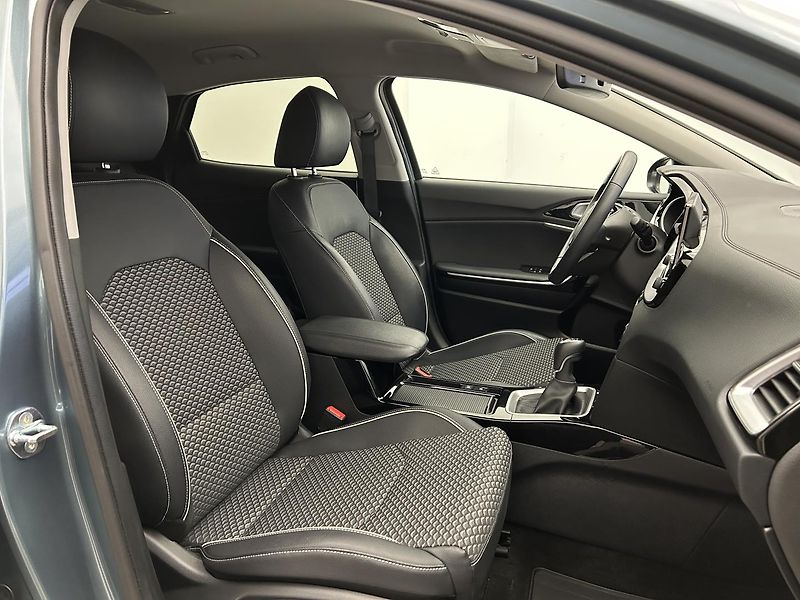 Kia XCeed 1.5 T-GDi TOP (2021) - fotka 19 z 23