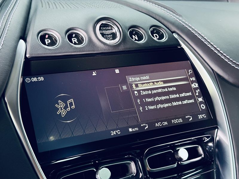 Aston Martin DBX (2021) 550*AIR*XENON.GREY*TOP - fotka 33 z 48
