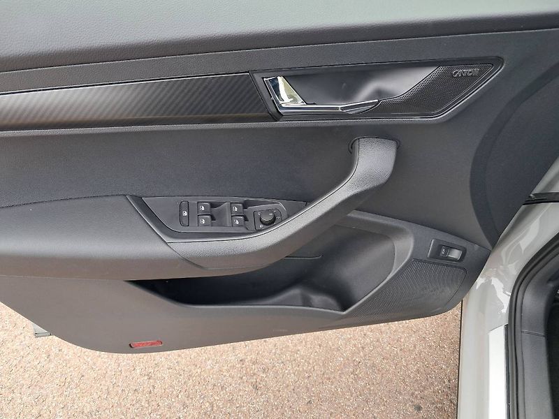 Škoda Karoq (2025) Sportline 2.0 TDI / 110 kW  DS - fotka 17 z 30