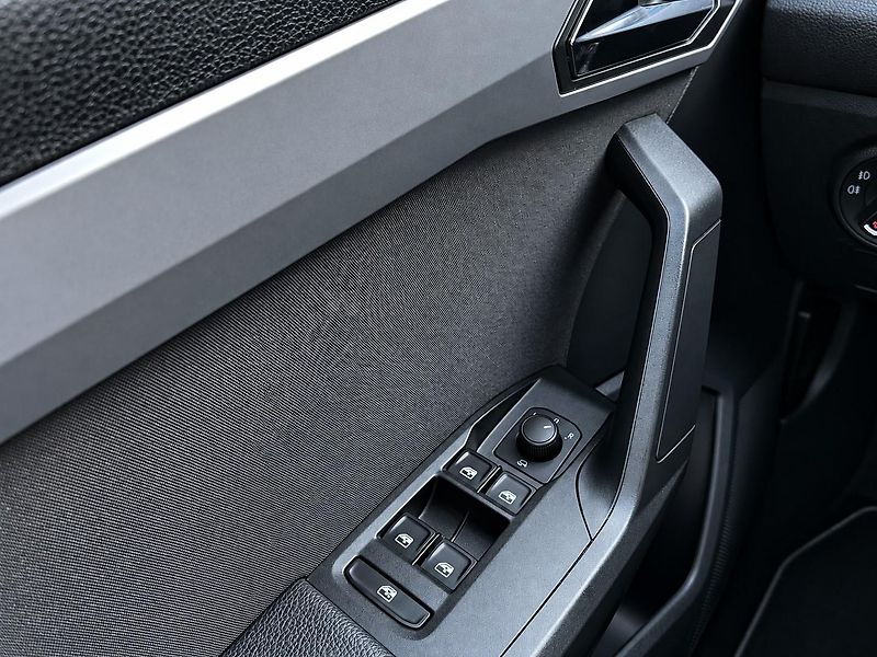 Seat Arona (2020) 1.5 TSI 110 kW FR - fotka 30 z 35