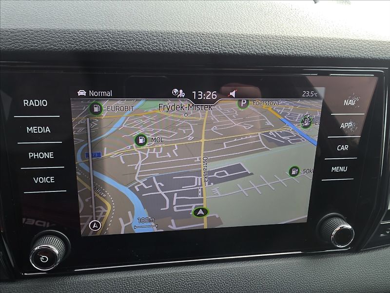 Škoda Karoq 1,5 TSi 110KW DSG Sportline TZ - fotka 19 z 46