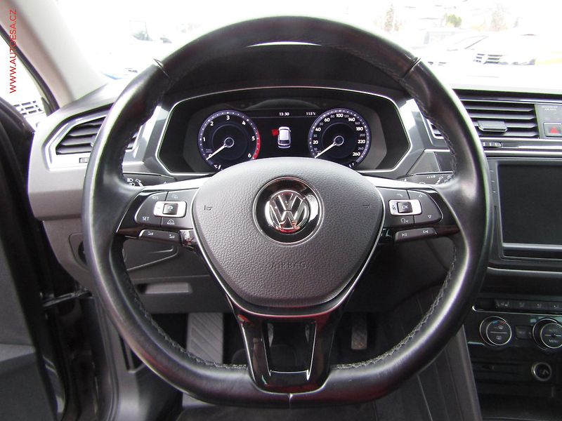 Volkswagen Tiguan (2016) 2.0 TDi, Highline, LED, panor - fotka 12 z 15