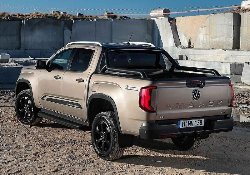 Volkswagen Amarok – s červenými vozy s motorem 2.0 TDI jsme se projeli v jihoafrickém terénu.