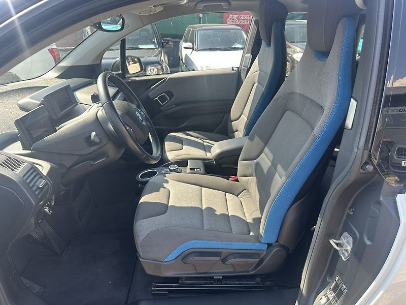 BMW i3 (2021) 120Ah 42,2 kWh - fotka 17 z 26