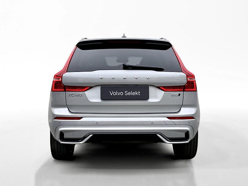 Volvo XC60 B5 AWD PLUS DARK /ventil. sed. - fotka 5 z 48