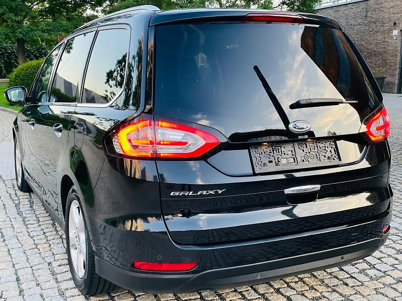 Ford Galaxy 2.0TDCi MANUÁL 7MÍST VÝHŘEV - fotka 17 z 57