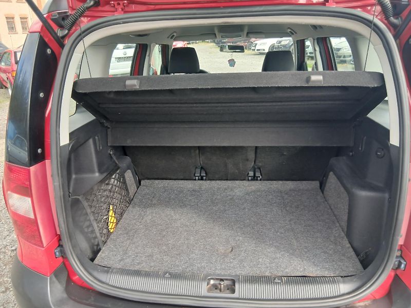 Škoda Yeti TSI, 4x4, nová STK - fotka 31 z 35