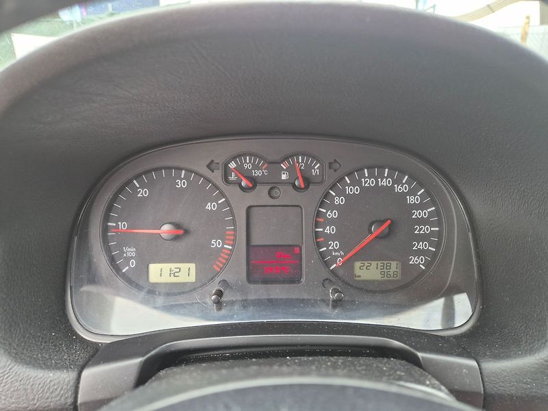 Volkswagen Golf 1,9 TDI 74kW, CZ, Comfortline - fotka 11 z 13