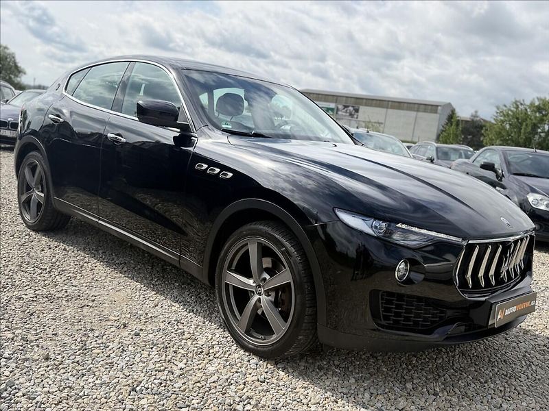 Maserati Levante 3,0 Q4 A/T 202kW - fotka 3 z 31