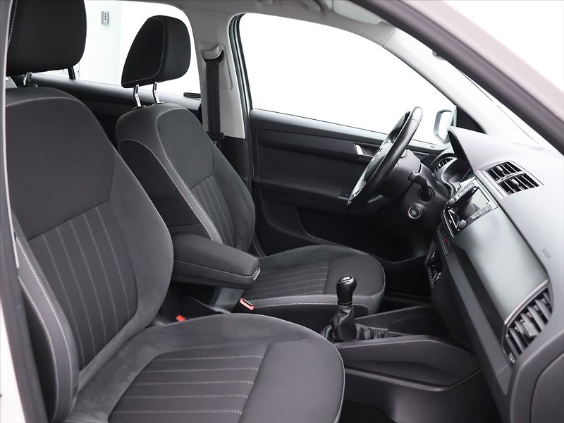 Škoda Fabia 1,0 TSI 81kW Style LED CZ DPH - fotka 11 z 28