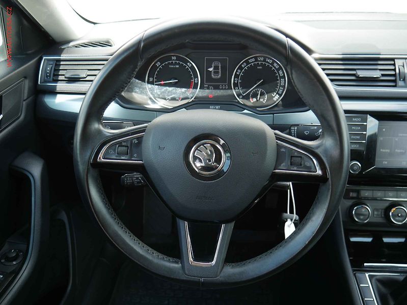 Škoda Superb (2016) 2.0TDi, ČR, Ambition, bixen - fotka 14 z 19