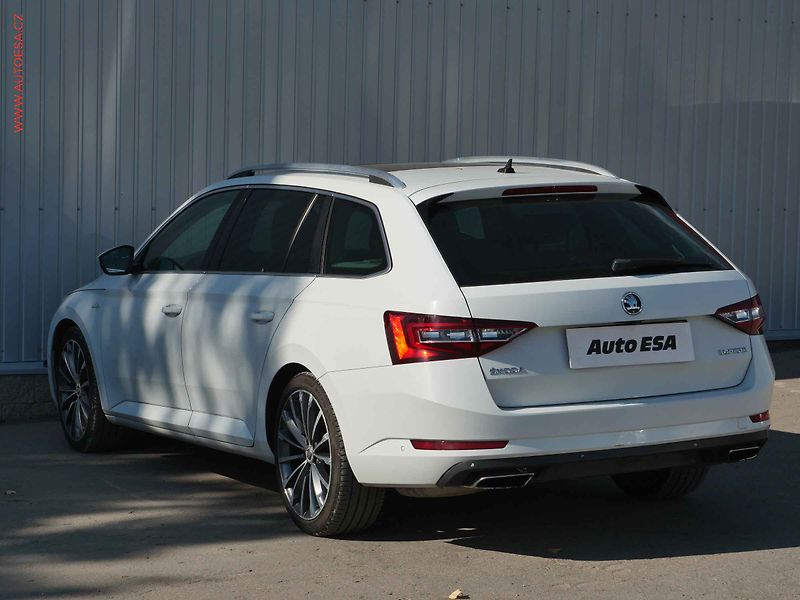 Škoda Superb (2015) 2.0 TSi 4x4, 2.maj,ČR, L&K - fotka 6 z 35