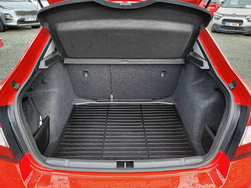 Škoda Rapid 1.0 TSI 81kW AMBITION *ČR - fotka 37 z 44