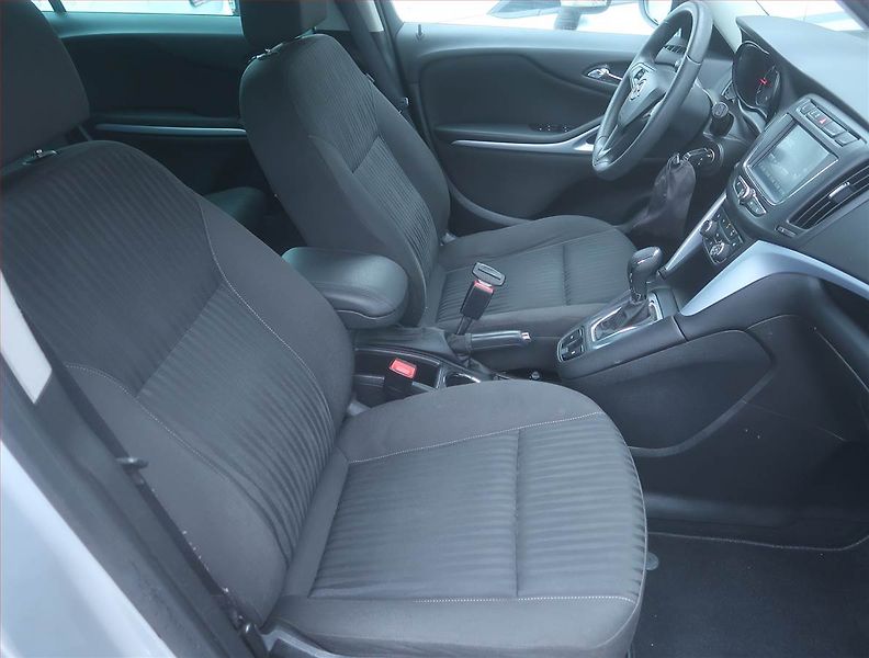 Opel Zafira (2017) 2.0 CDTI, Automat, Tempomat - fotka 9 z 15