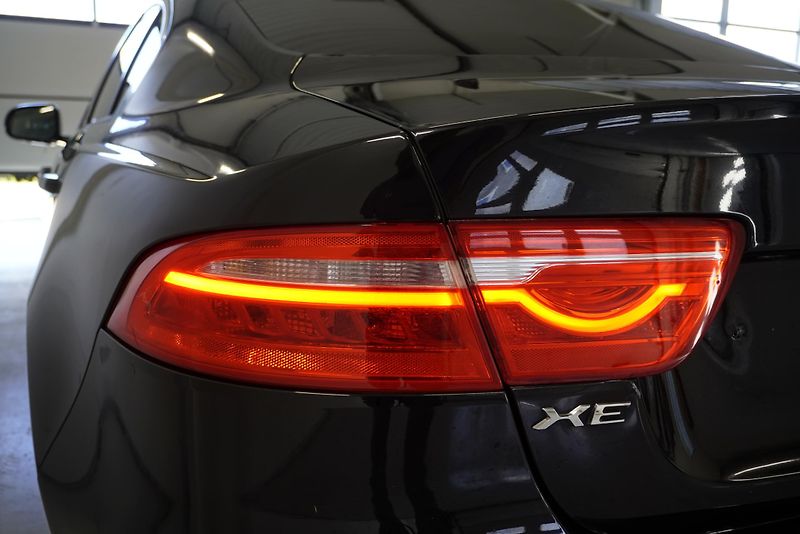 Jaguar XE  2.0 132kW SEDAN 2WD AUT - fotka 10 z 29