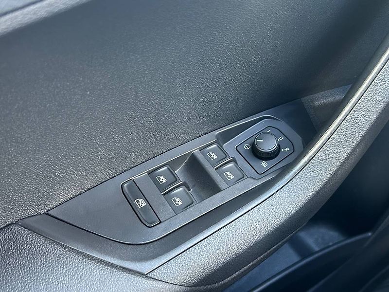 Škoda Karoq Fresh 7DSG 1,5TSI - fotka 19 z 24