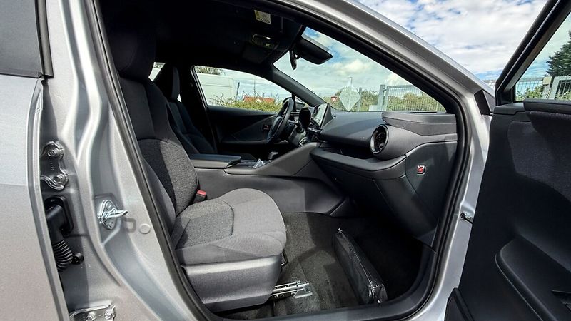 Toyota C-HR 1.8. HEV Comfort Limited EDITI - fotka 19 z 24