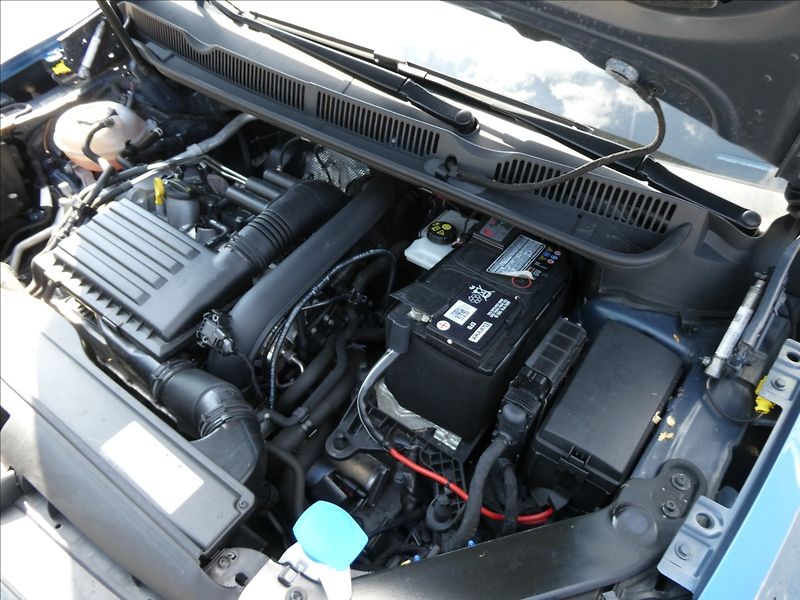 Volkswagen Touran 1,4 TSi 110kW DSG,LED,serviska - fotka 45 z 49