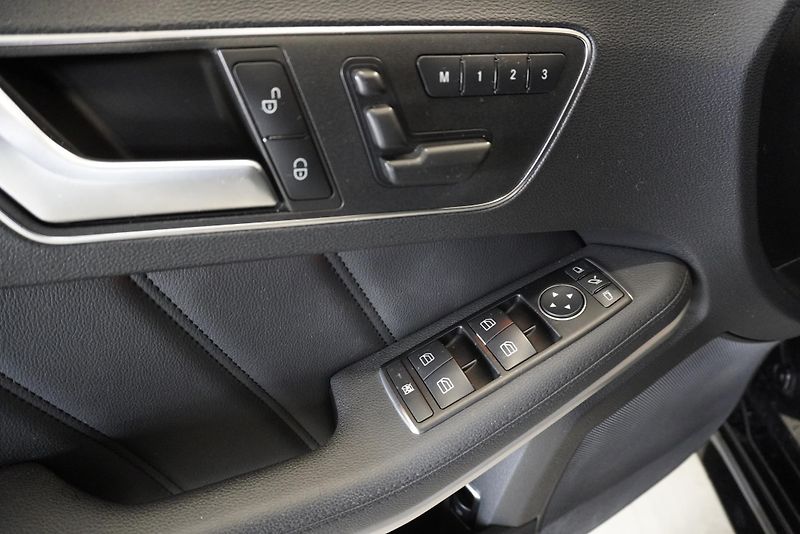 Mercedes-Benz Třídy E (2013) E200 CGI AUTOMAT - fotka 13 z 35