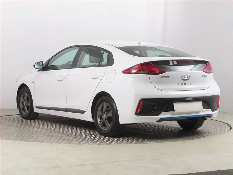Hyundai Ioniq (2017) Hybrid, Automat, Serv.kniha - fotka 4 z 21