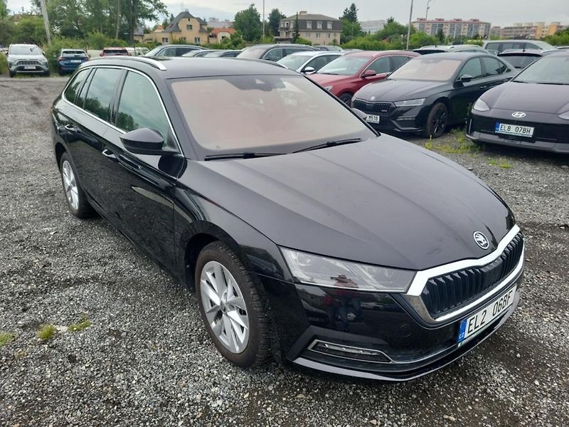 Škoda Octavia (2023) STYLE PLUS 1,4TSI 150kW DPH AT - fotka 4 z 16