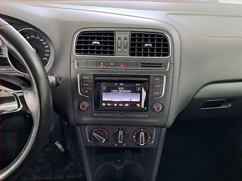 Volkswagen Polo (2014) Comfortline 1.2 TSI - fotka 12 z 15