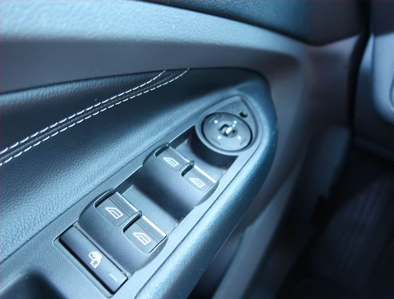 Ford C-MAX (2014) 2.0 TDCi, Navi, Tempomat - fotka 21 z 21