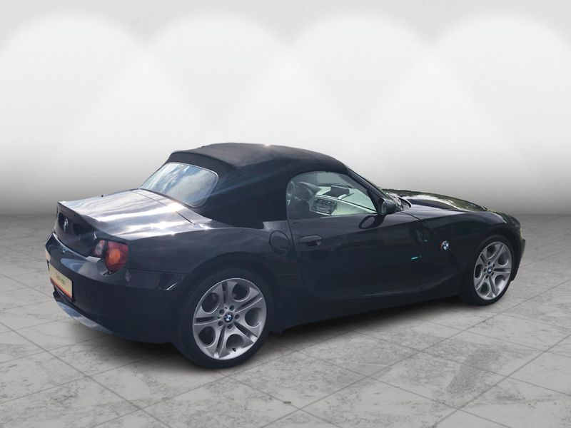 BMW Z4 3.0i - fotka 2 z 29