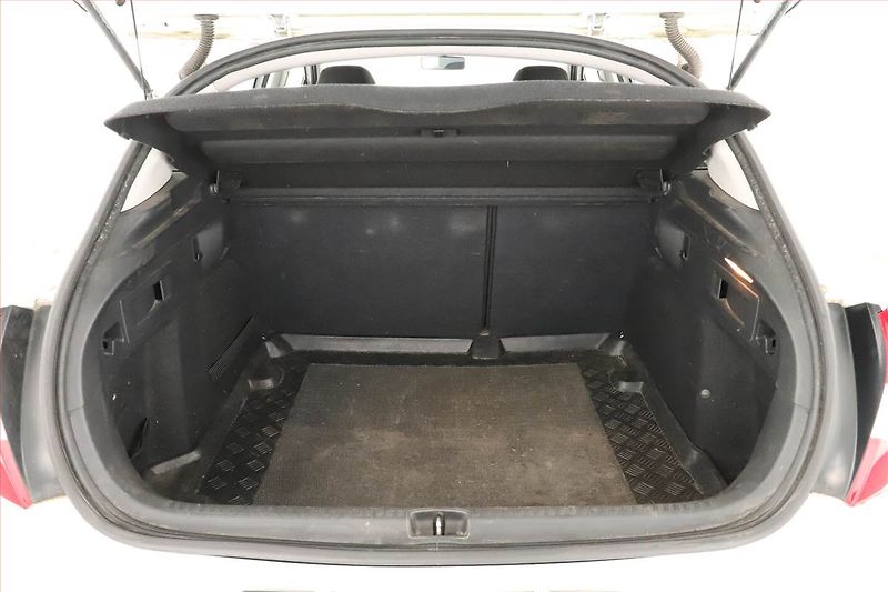 Citroën C4 (2012) 1.4 16V, ČR,1.maj, dobrý stav - fotka 12 z 12
