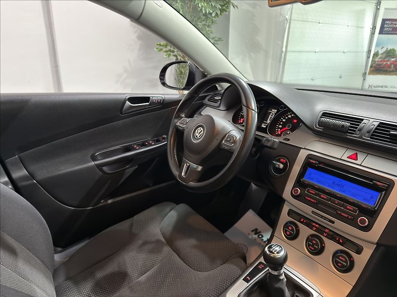 Volkswagen Passat 2,0   TDI 103KW BEZ KOROZE TOP - fotka 21 z 40