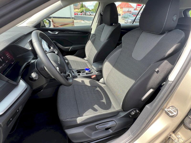 Škoda Octavia (2025) Selection 1.5TSi 110kW 6° manu - fotka 12 z 29