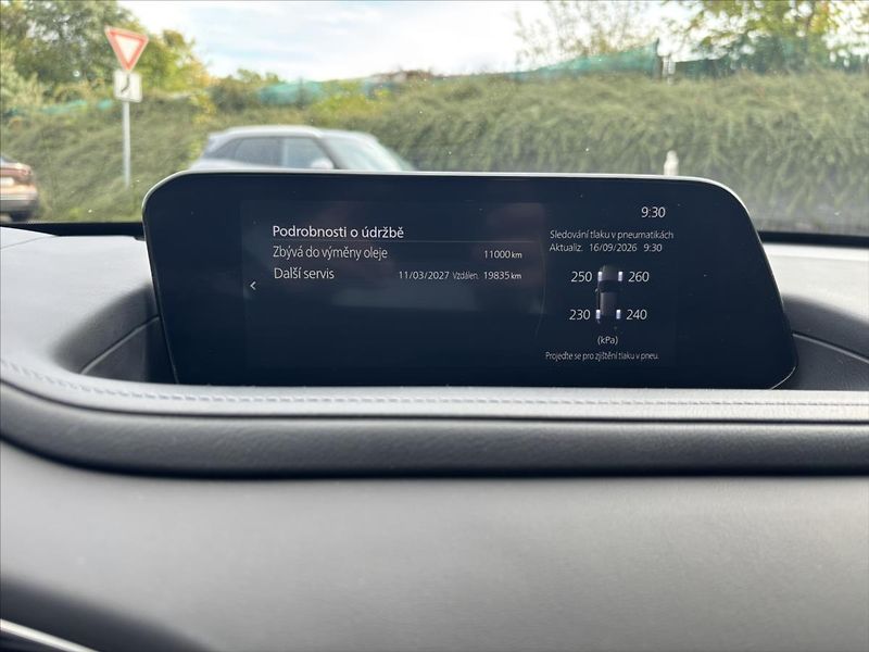 Mazda CX-30 2,0 i 137kW AT GT Plus CARPLAY - fotka 20 z 47