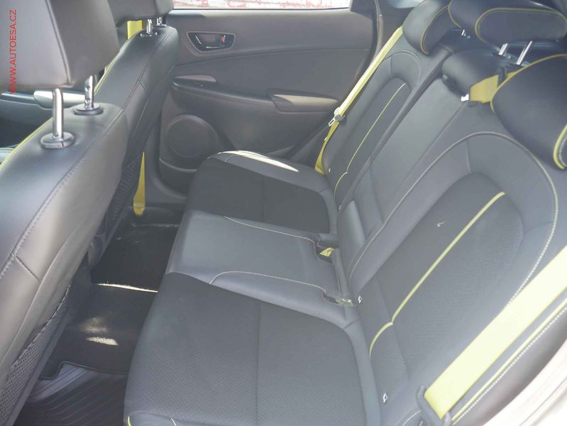 Hyundai Kona (2018) 1.0T-GDi, 1.maj,ČR, Navigace - fotka 10 z 16