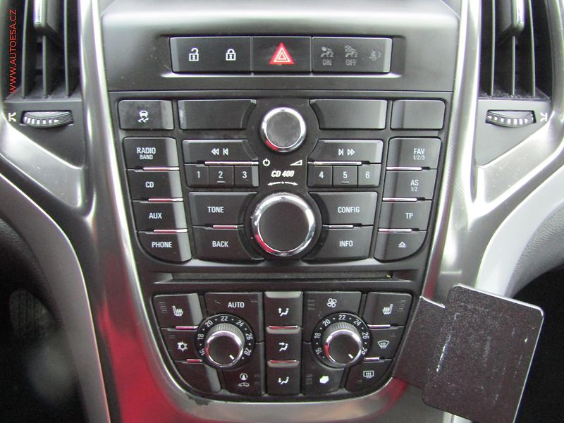 Opel Astra (2010) 1.4T, Cosmo, bixen - fotka 14 z 16