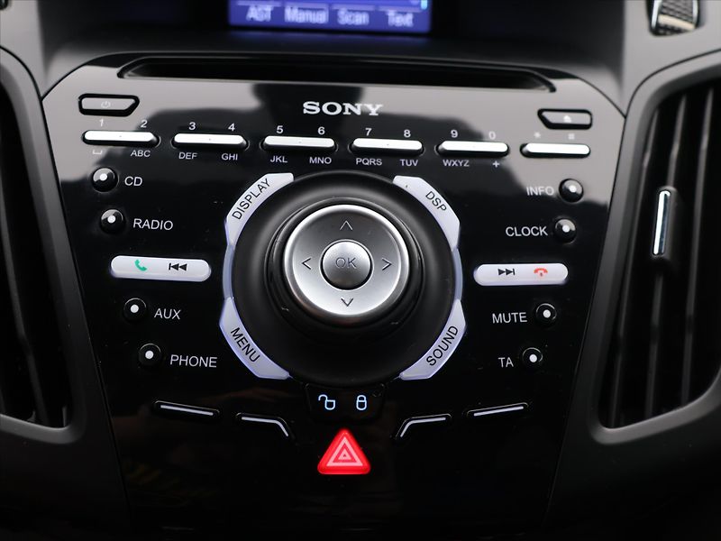 Ford Focus 2,0 EB 184kW ST Aut.klima - fotka 23 z 34