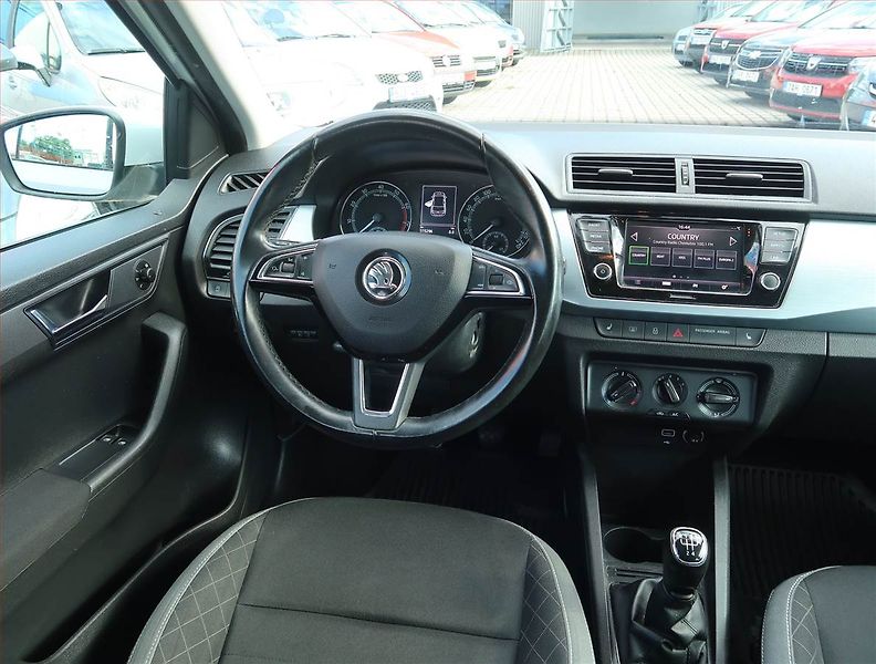Škoda Fabia (2019) Ambition 1.0 TSI, Serv.kniha - fotka 7 z 14