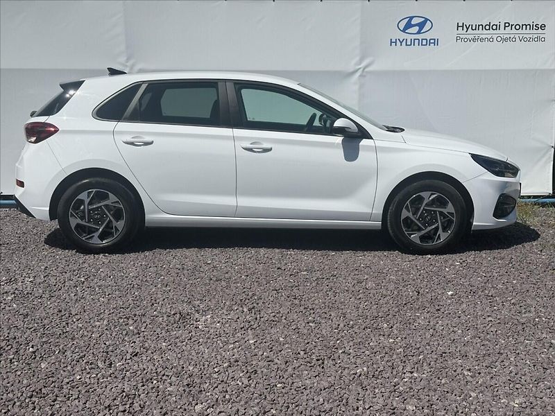 Hyundai i30 1,5 CVVT 71kW Family Climate - fotka 23 z 25