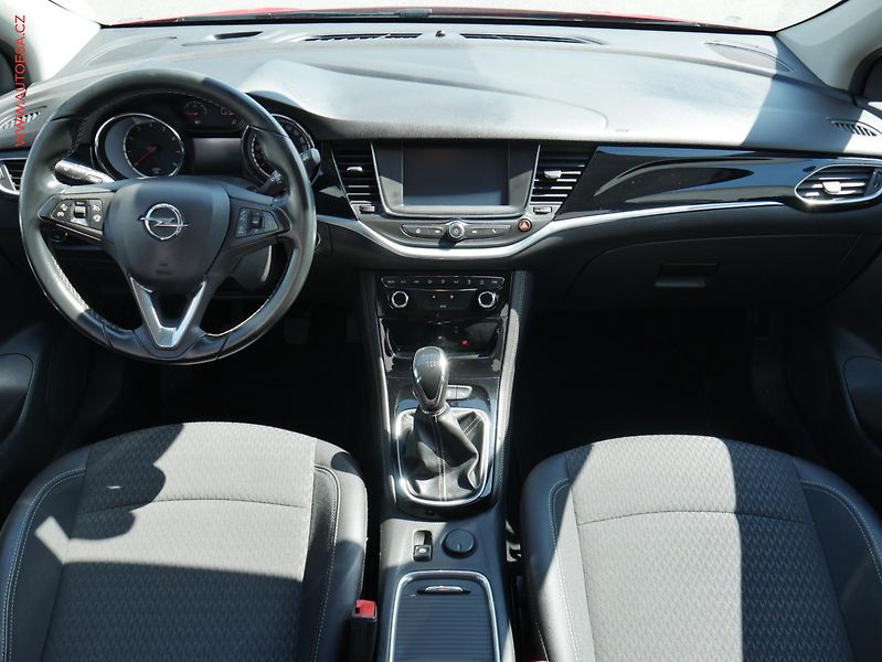 Opel Astra (2016) 1.4T, 1.maj,ČR - fotka 8 z 21