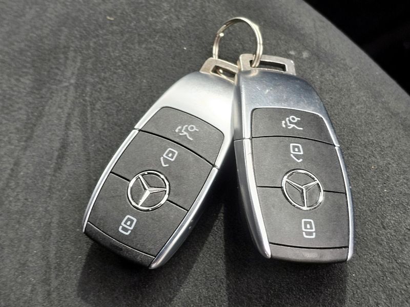 Mercedes-Benz GLB 200d 4M AMG 7míst - fotka 48 z 48
