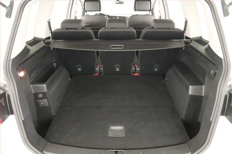 Volkswagen Touran (2019) 1.5 TSI - fotka 11 z 15