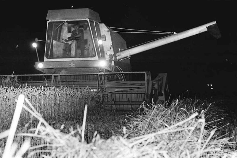 Kombajn Fortschritt E 512 byla první sklízecí mlátičkou, která byla kompletně vyvinuta výhradně v tehdejší Německé demokratické republice.