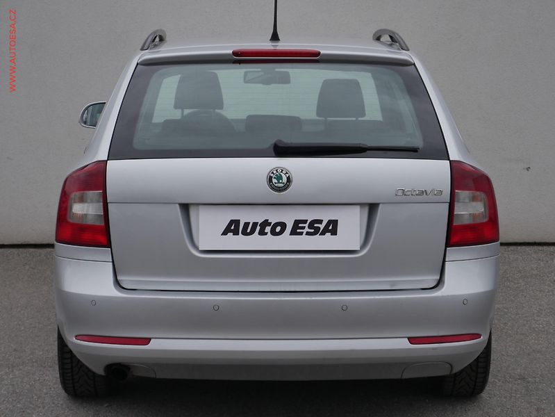 Škoda Octavia (2012) 1.6TDi, ČR, autoAC - fotka 5 z 22