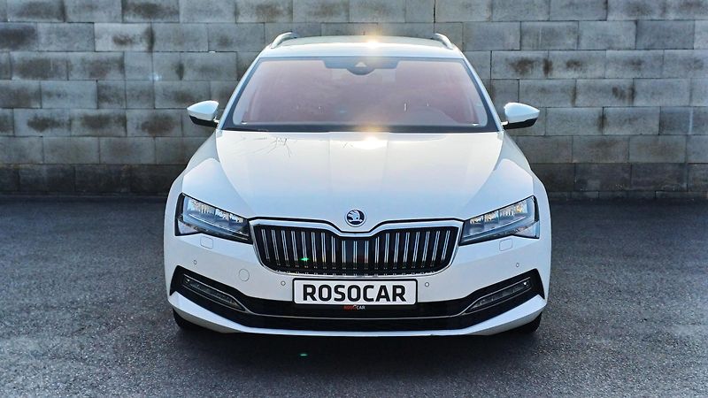Škoda Superb Superb combi-1.maj-ČR-NEHAV-TZ - fotka 2 z 50