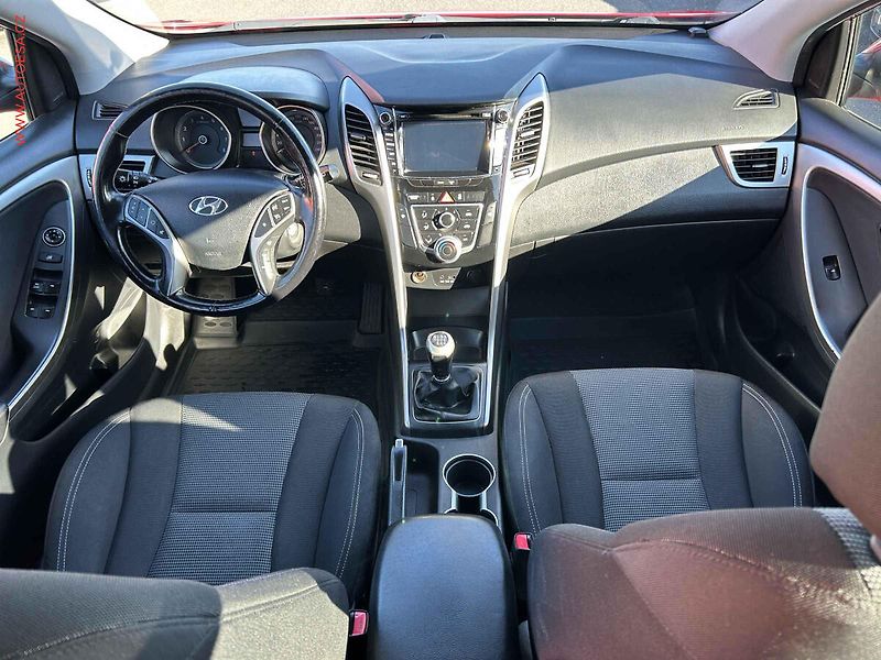 Hyundai i30 (2013) 1.6CVVT, ČR, Navi, AC - fotka 8 z 18