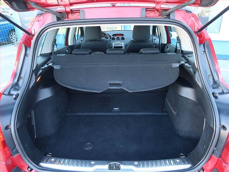 Peugeot 308 (2010) 1.6 HDi, po STK, Tažné - fotka 14 z 16