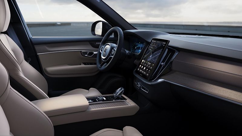Volvo XC90 (2026) B5 AWD PLUS DARK Rezervace - fotka 17 z 18