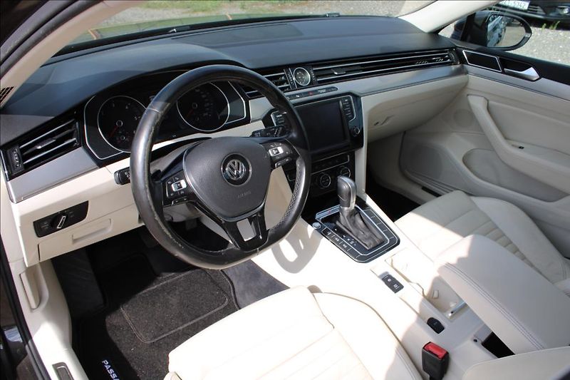 Volkswagen Passat 2,0 TDi  HIGHLINE, 4 x 4, DSG - fotka 10 z 38