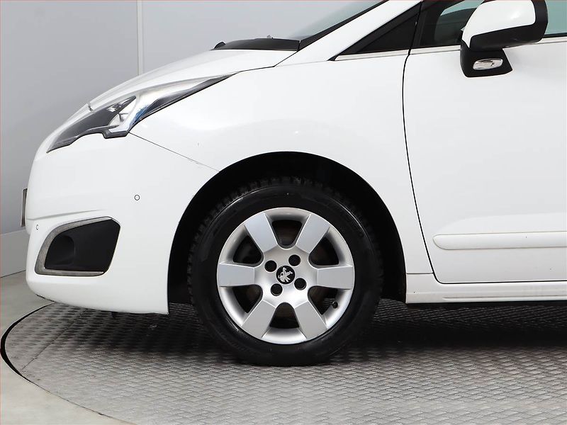 Peugeot 5008 (2016) 1.6 BlueHDi, Automat, Navi - fotka 13 z 18